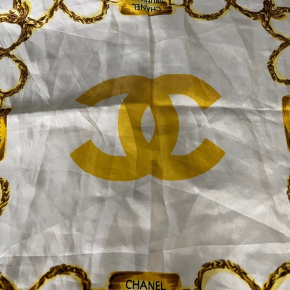 Chanel silk scarf - Picture 3 of 3